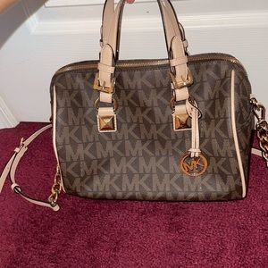 Micheal Kors Purse